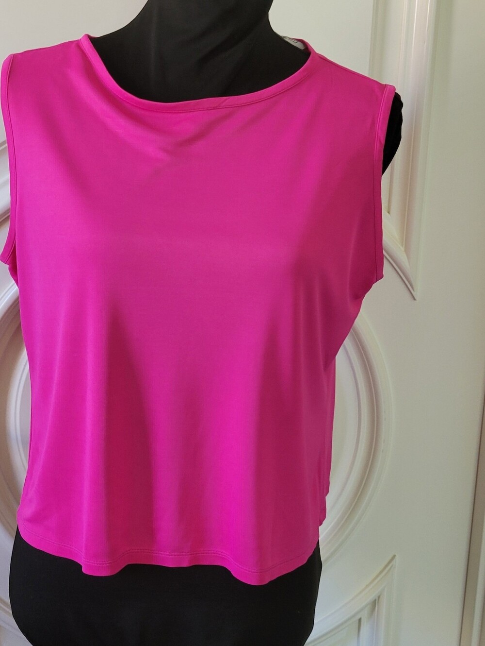 Sleeveless Crewneck Tank Top - Hot Pink